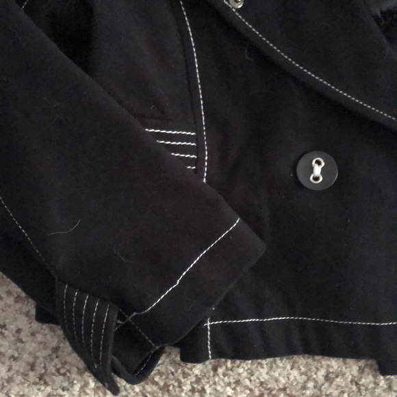 Cropped Guess Jacket - Picture 3 of 3